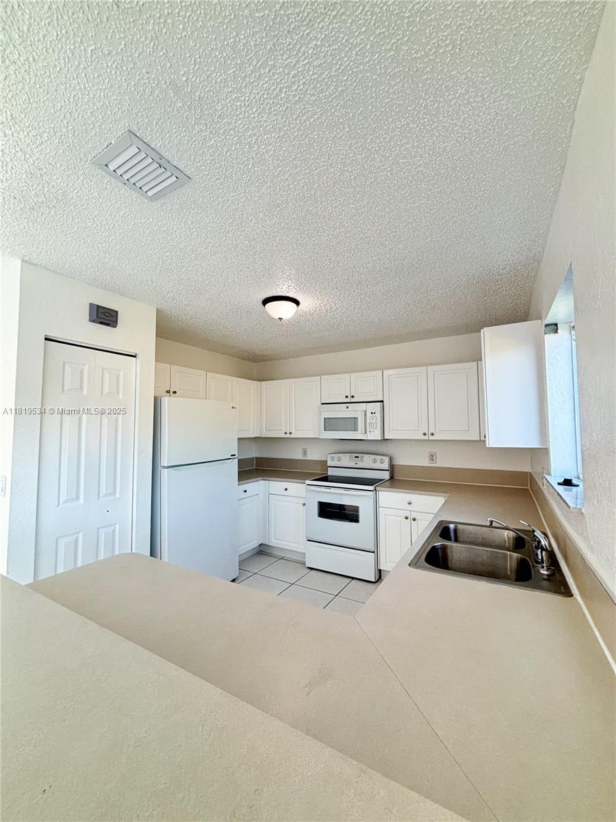 LAKES BY THE BAY SEC 12 - Residential Lease