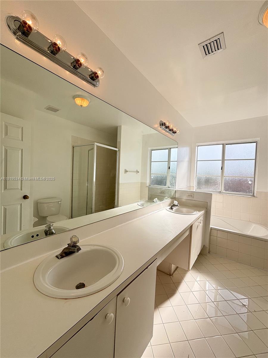LAKES BY THE BAY SEC 12 - Residential Lease
