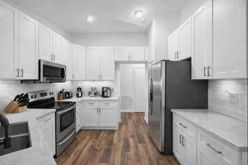 RODEO DRIVE - Residential