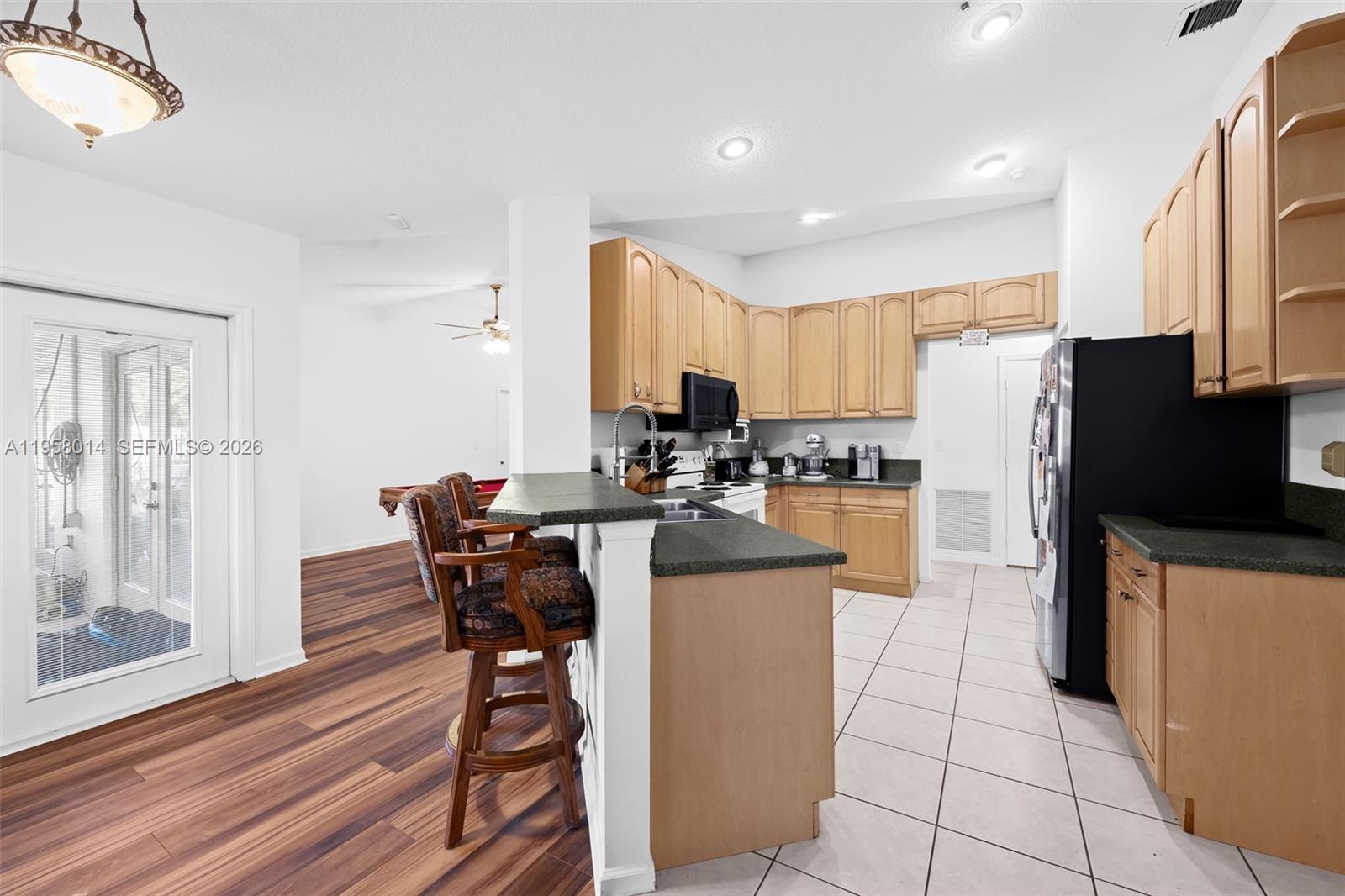 RODEO DRIVE - Residential