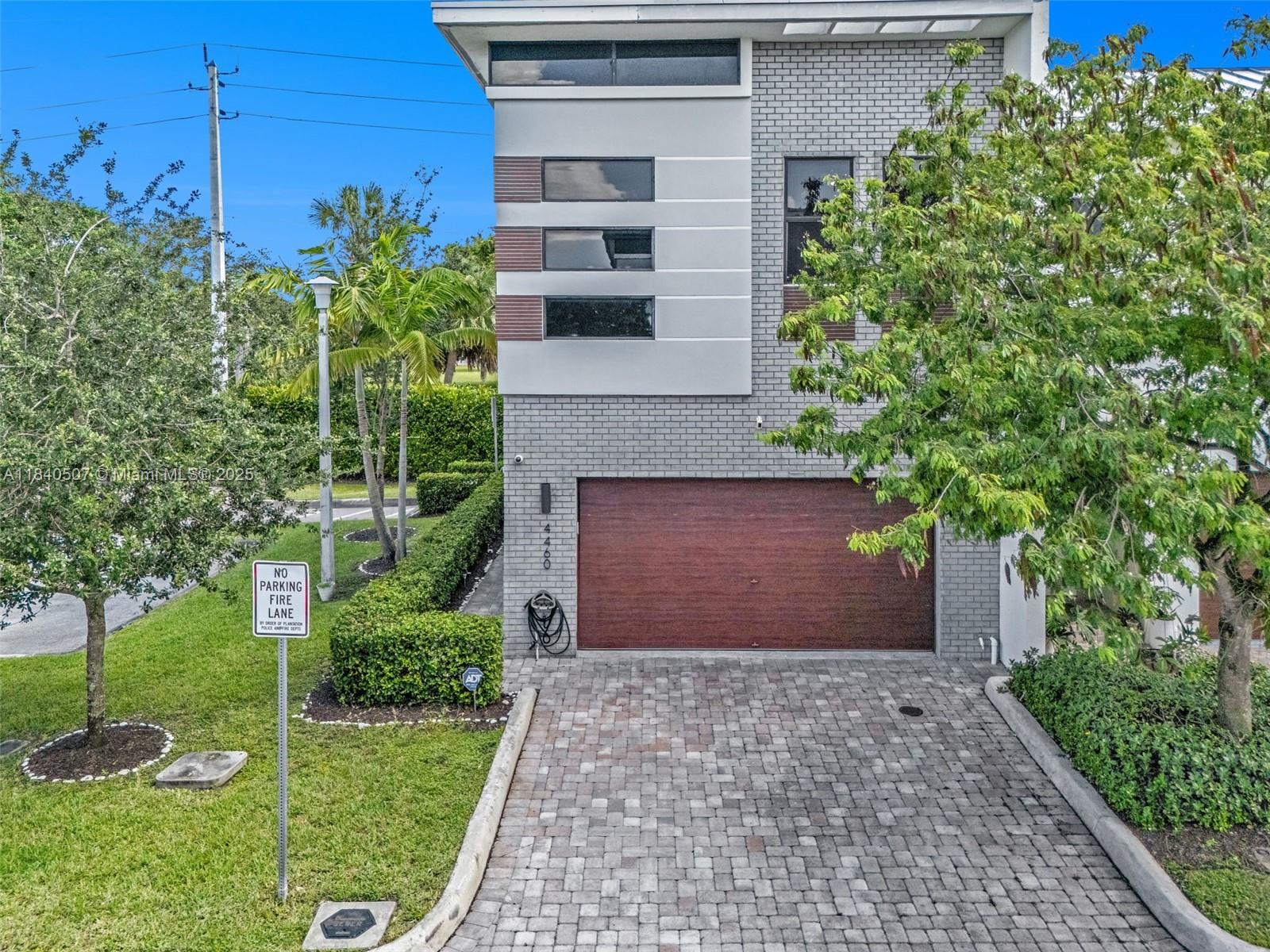 4460 NW 8th Pl