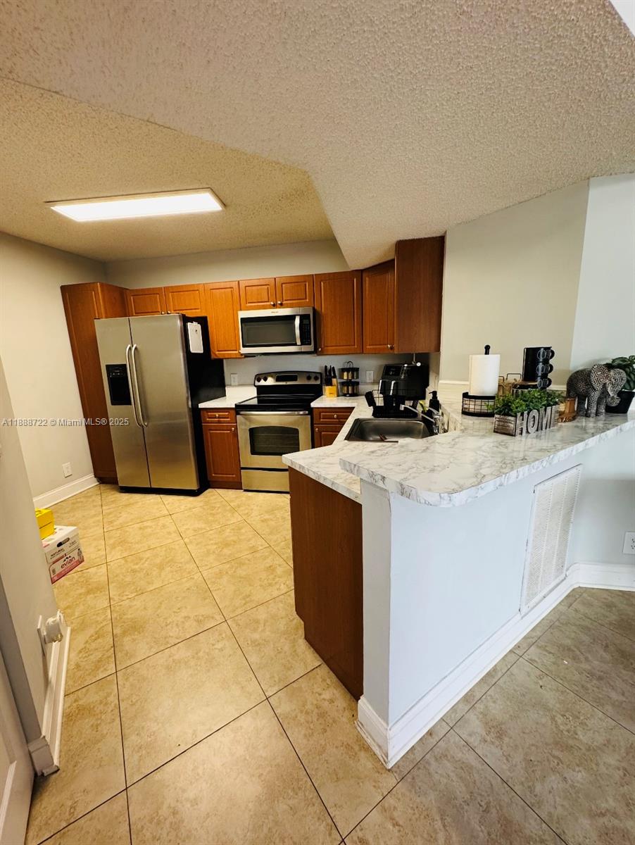 EDGEWATER CONDO - Residential Lease