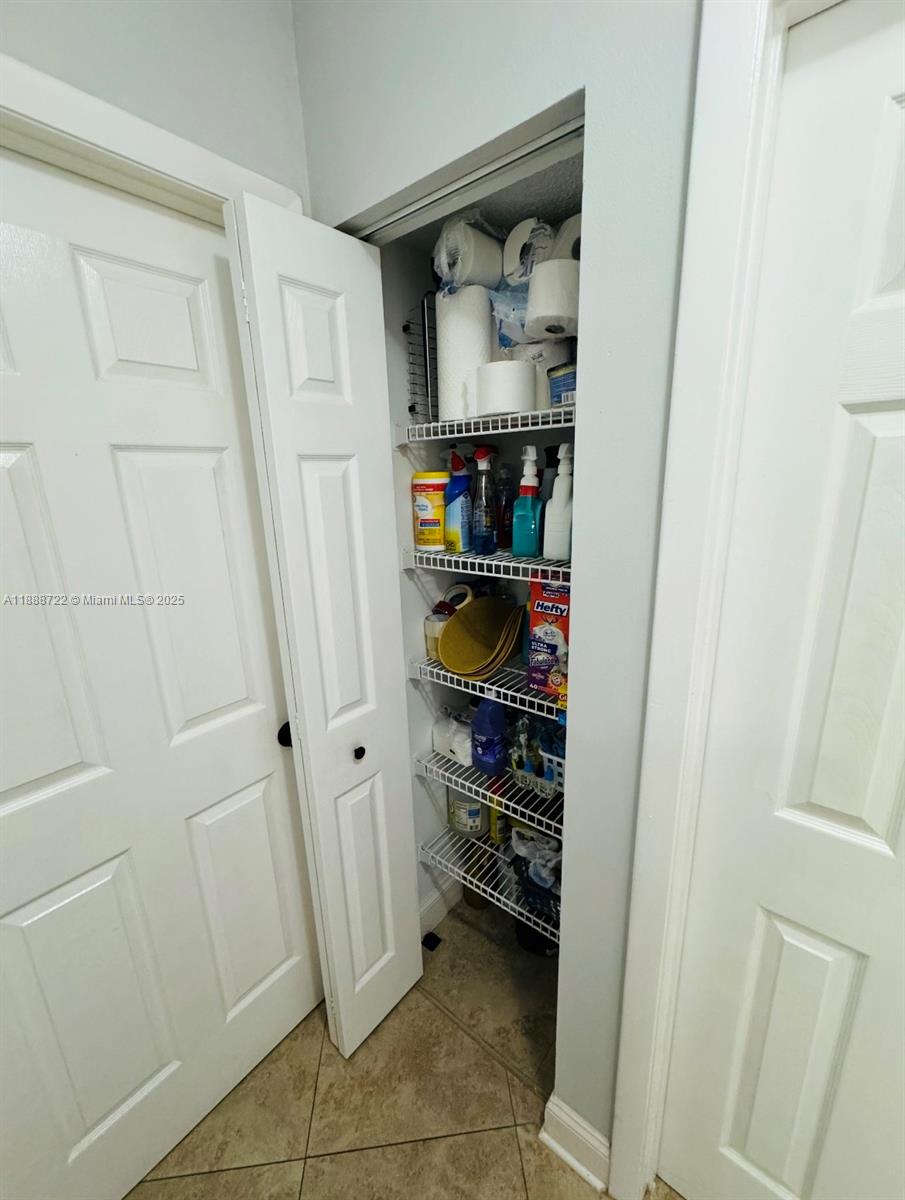 EDGEWATER CONDO - Residential Lease
