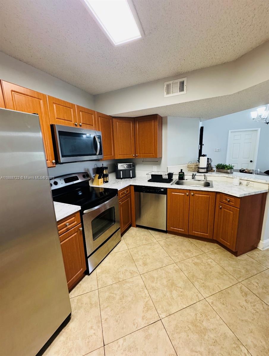 EDGEWATER CONDO - Residential Lease