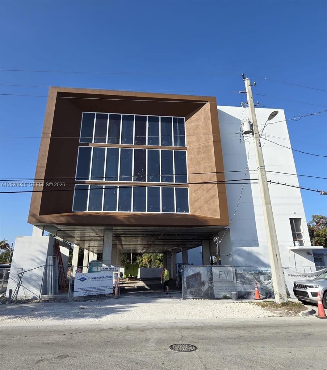 11 NW 168th St