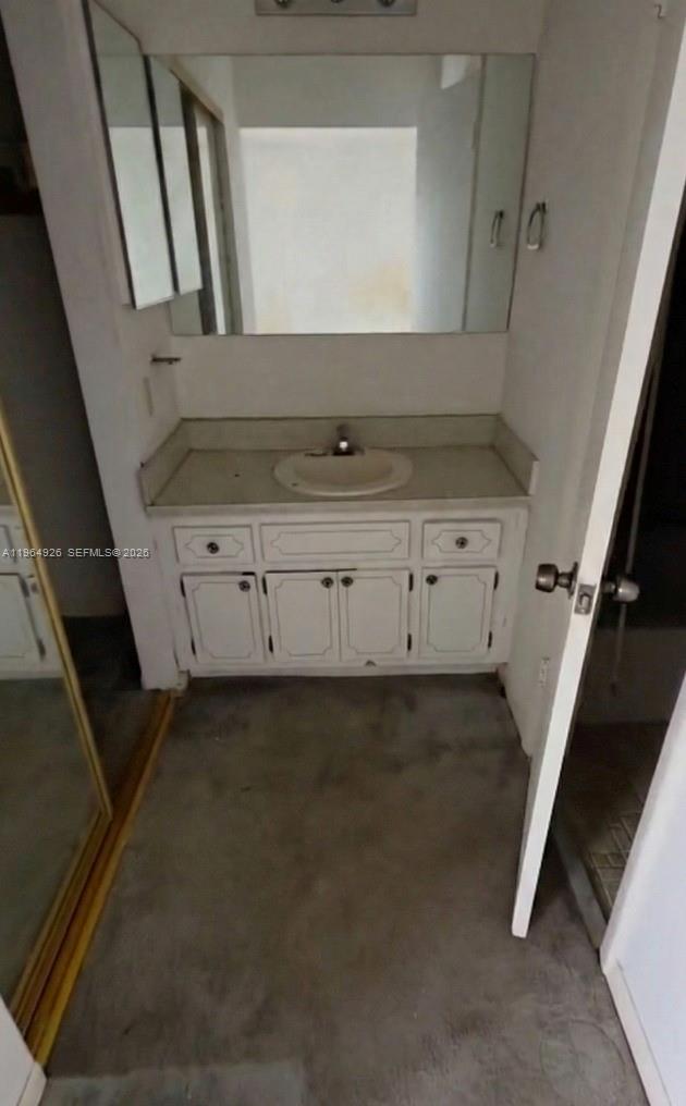 HERITAGE SQUARE CONDO - Residential