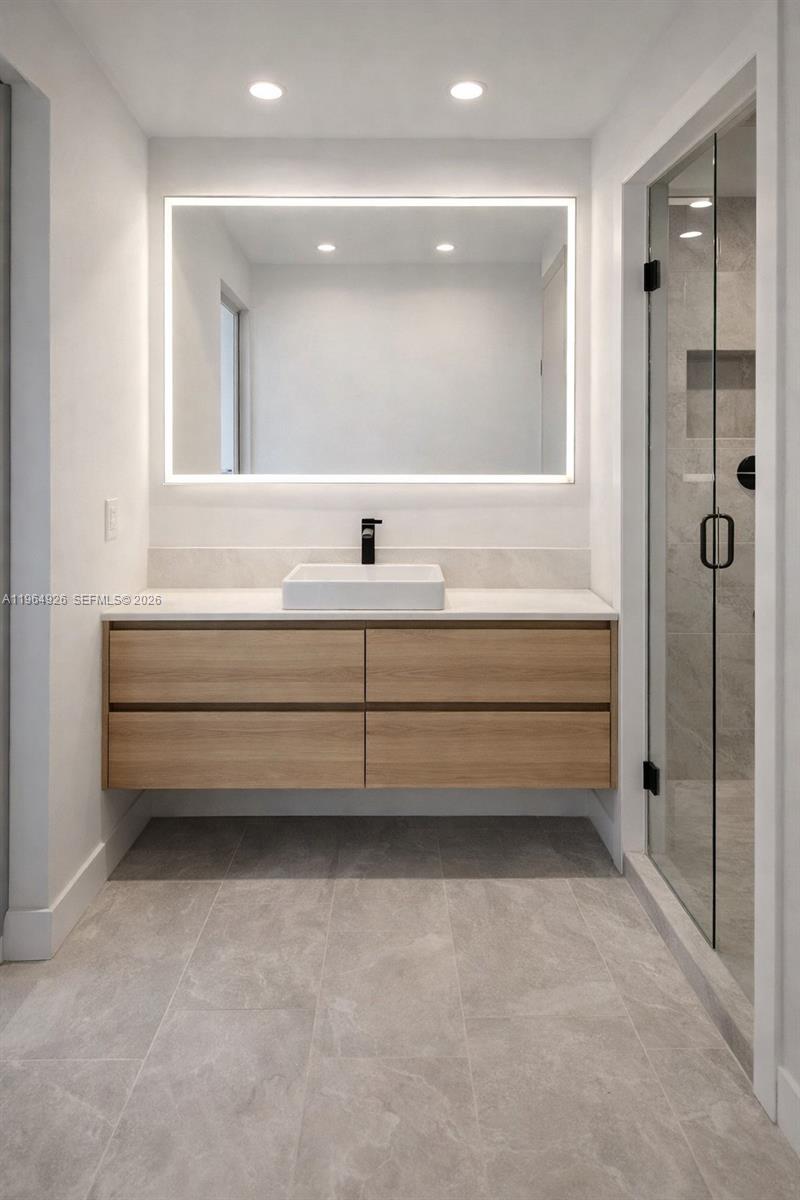 HERITAGE SQUARE CONDO - Residential