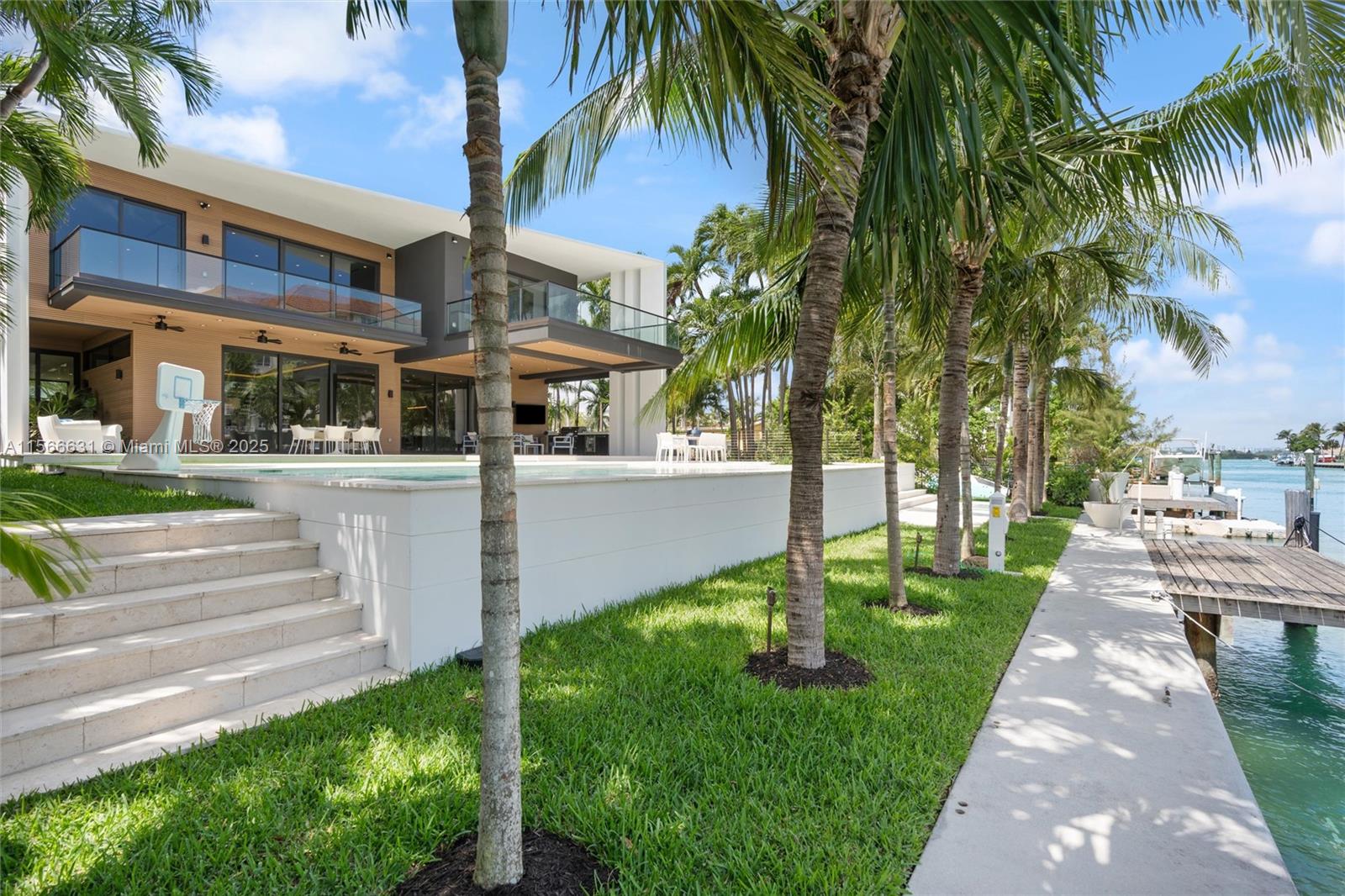 BAY HARBOR ISLAND - Residential