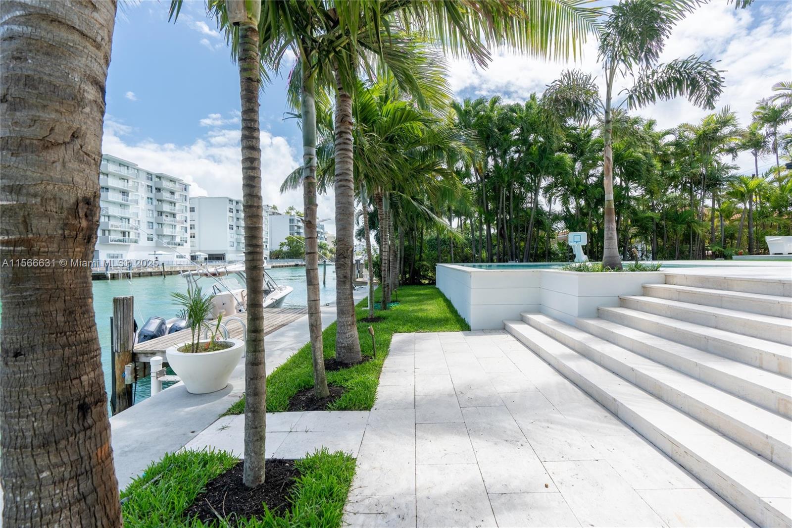 BAY HARBOR ISLAND - Residential