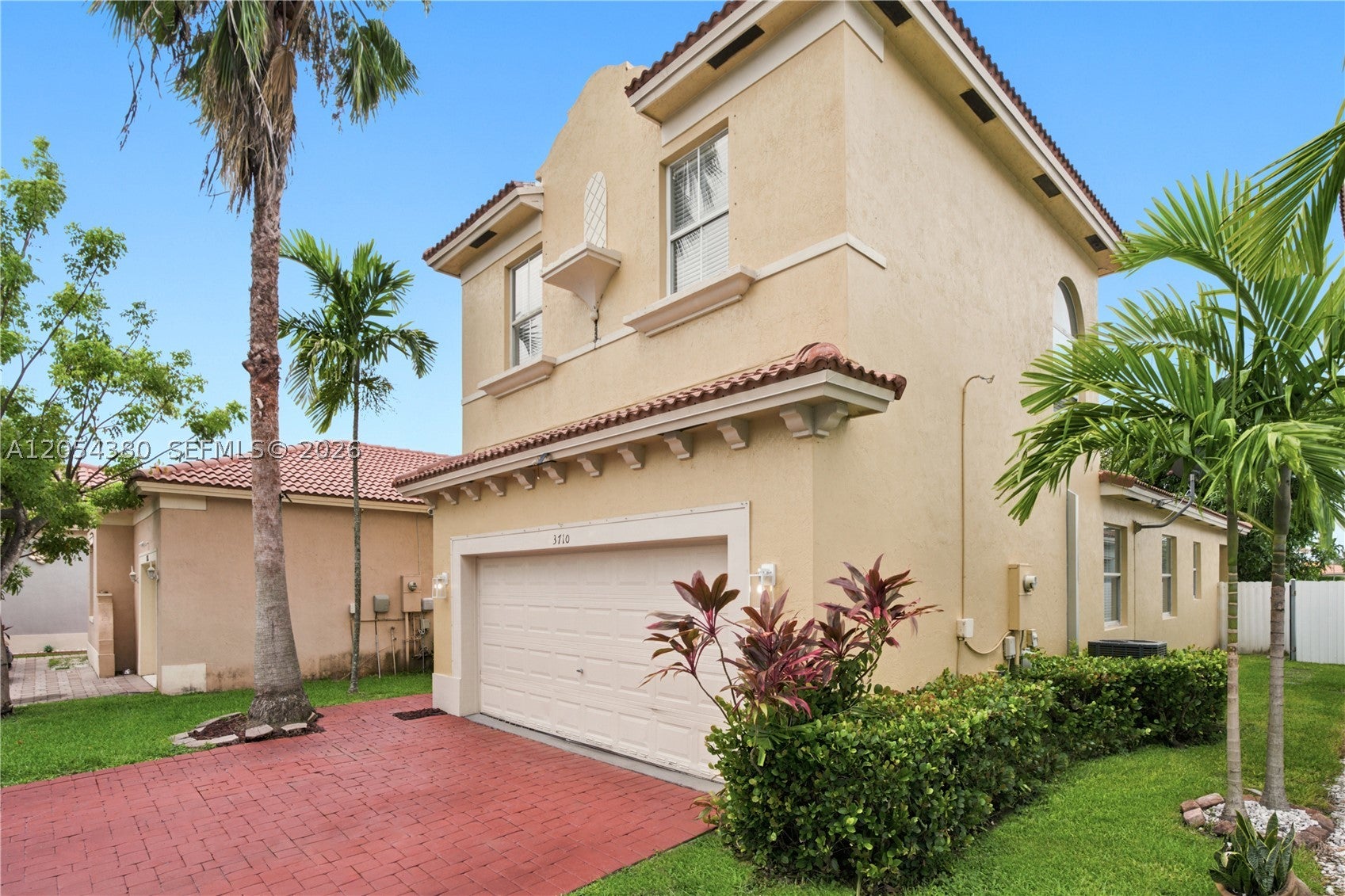 3710 NE 22nd Pl