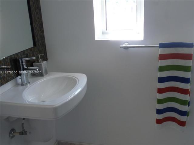 MERIDIAN 5 CONDO - Residential Lease