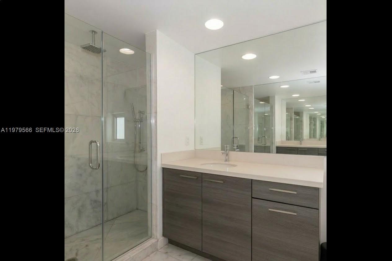 MERIDIAN 5 CONDO - Residential Lease