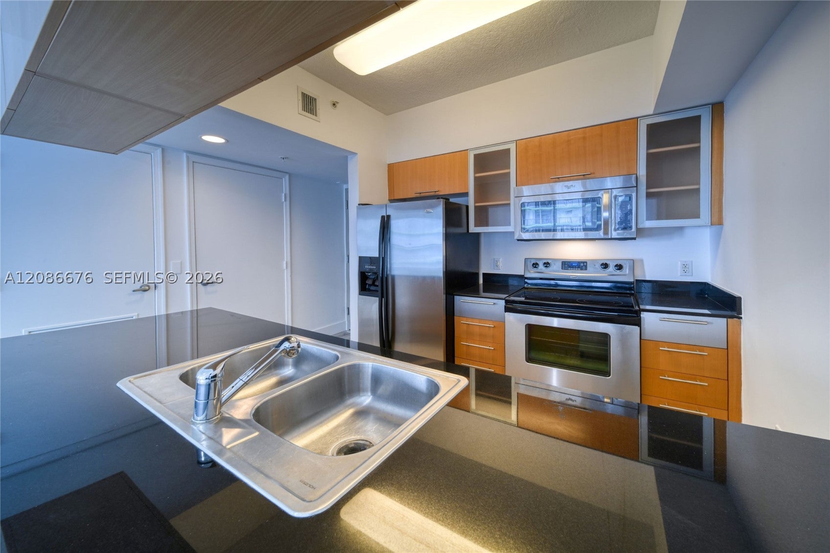 1750 N Bayshore Dr 3205