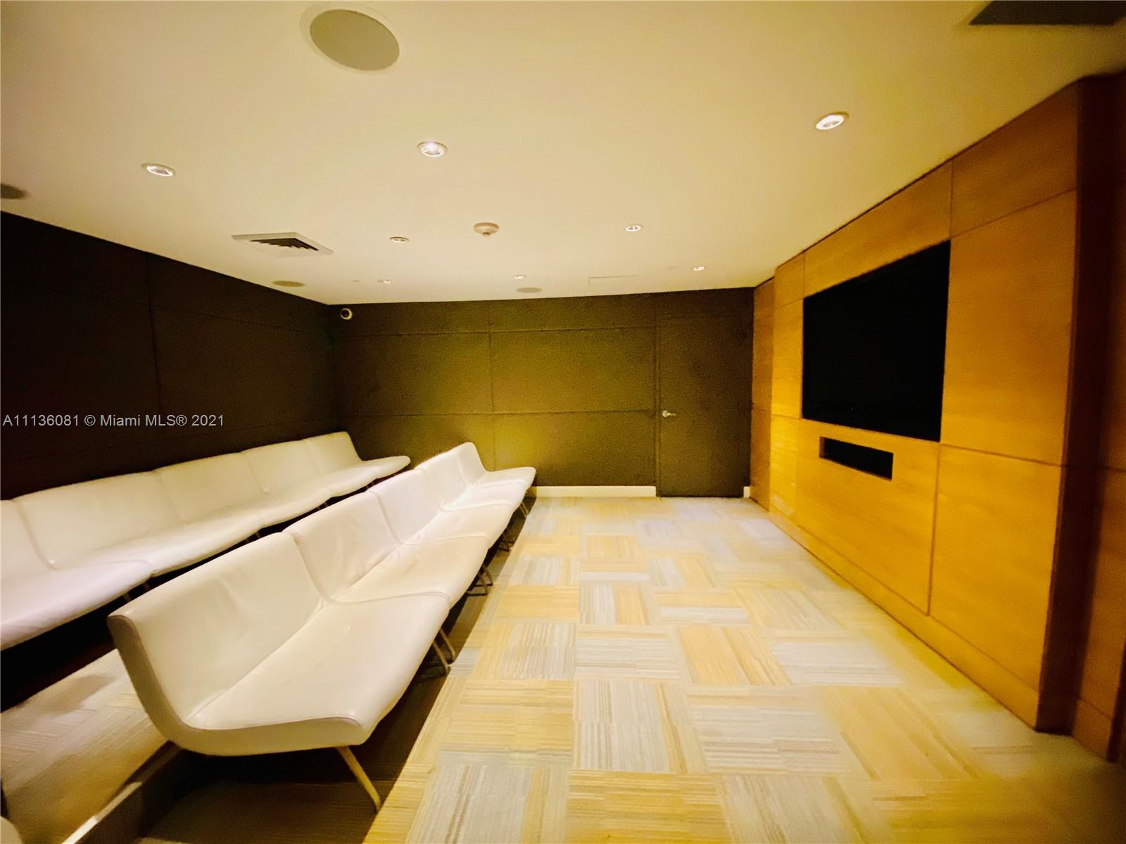 THE PLAZA 901 BRICKELL CO - Residential Lease