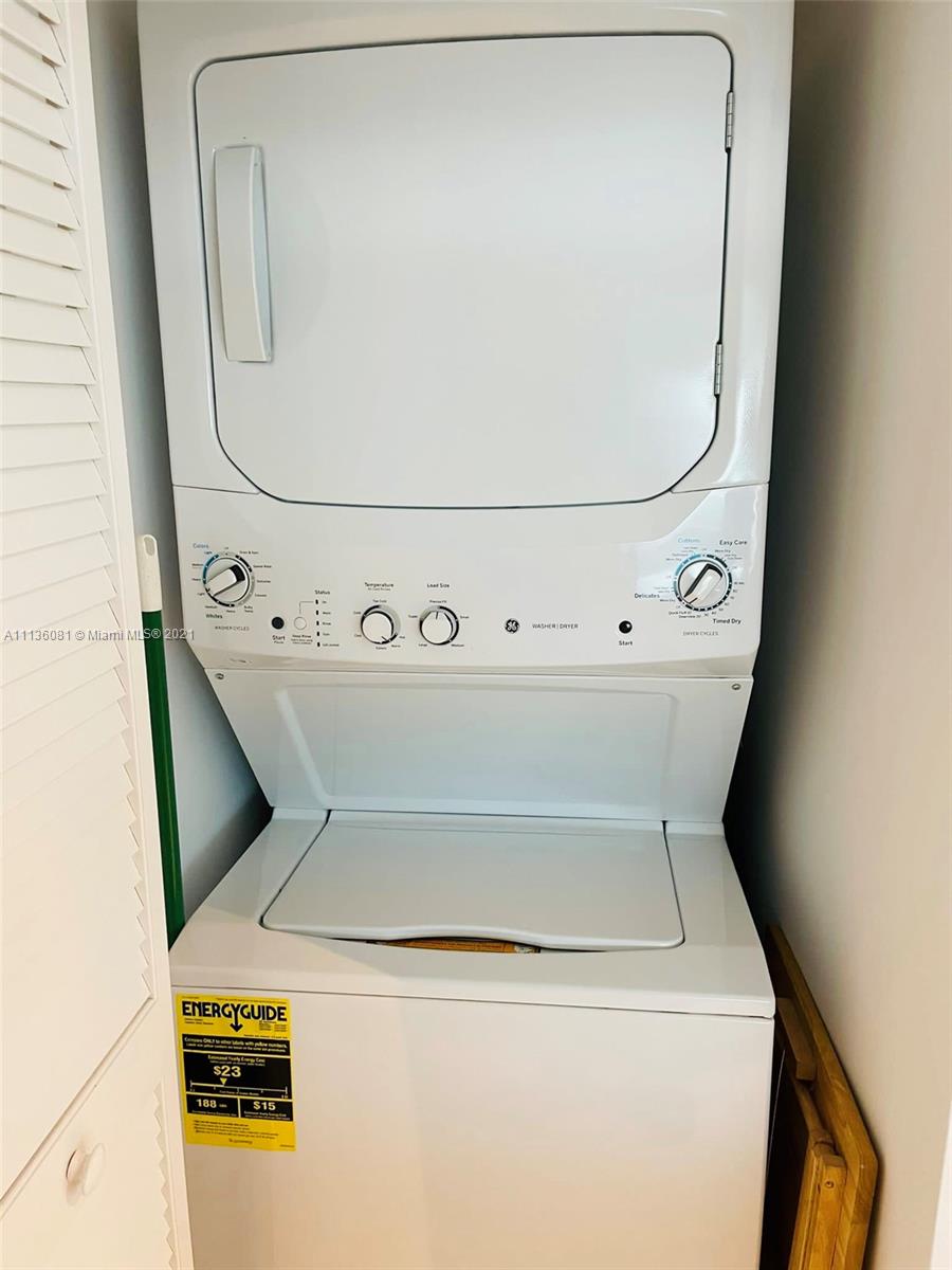 THE PLAZA 901 BRICKELL CO - Residential Lease