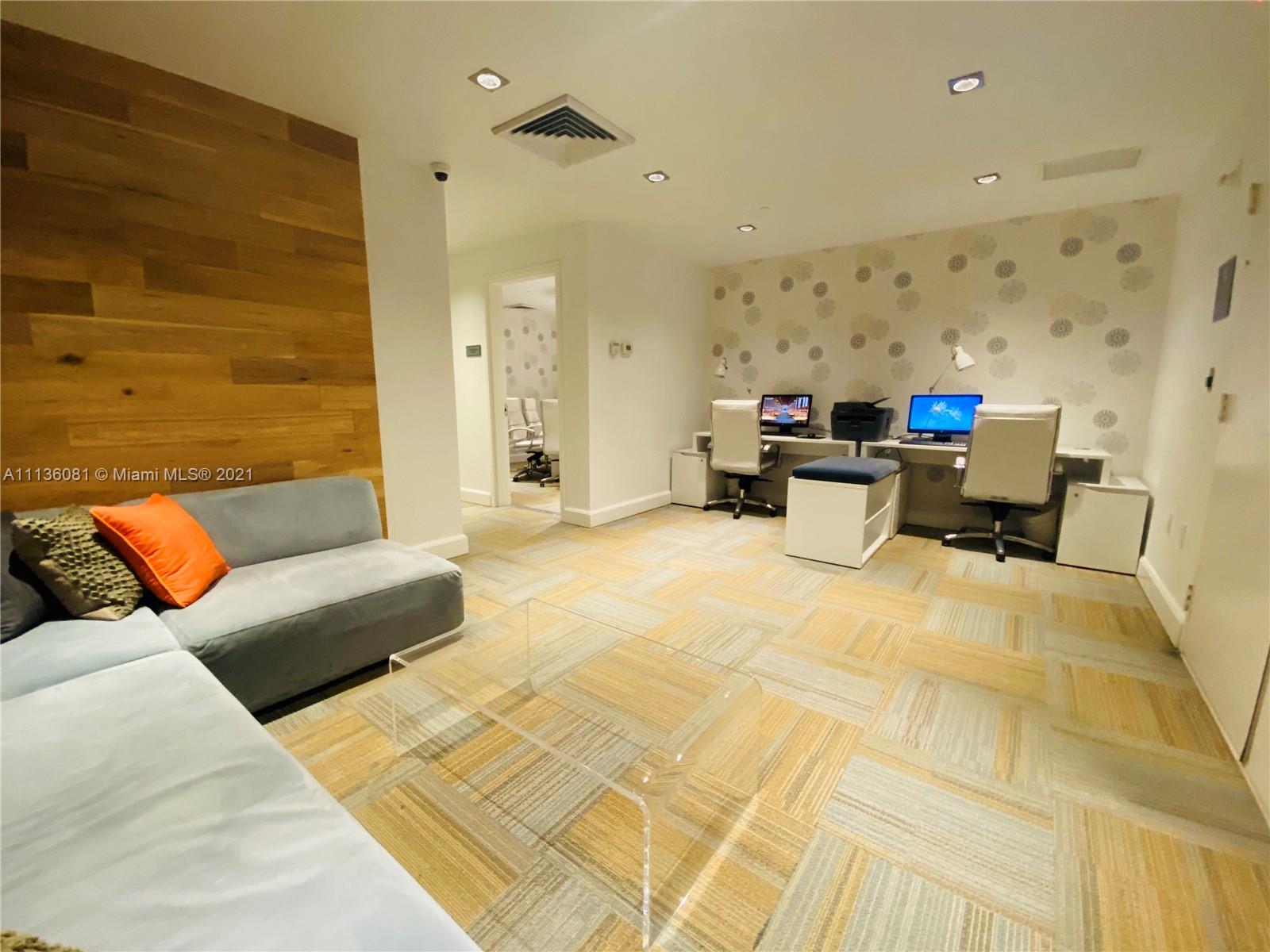 THE PLAZA 901 BRICKELL CO - Residential Lease