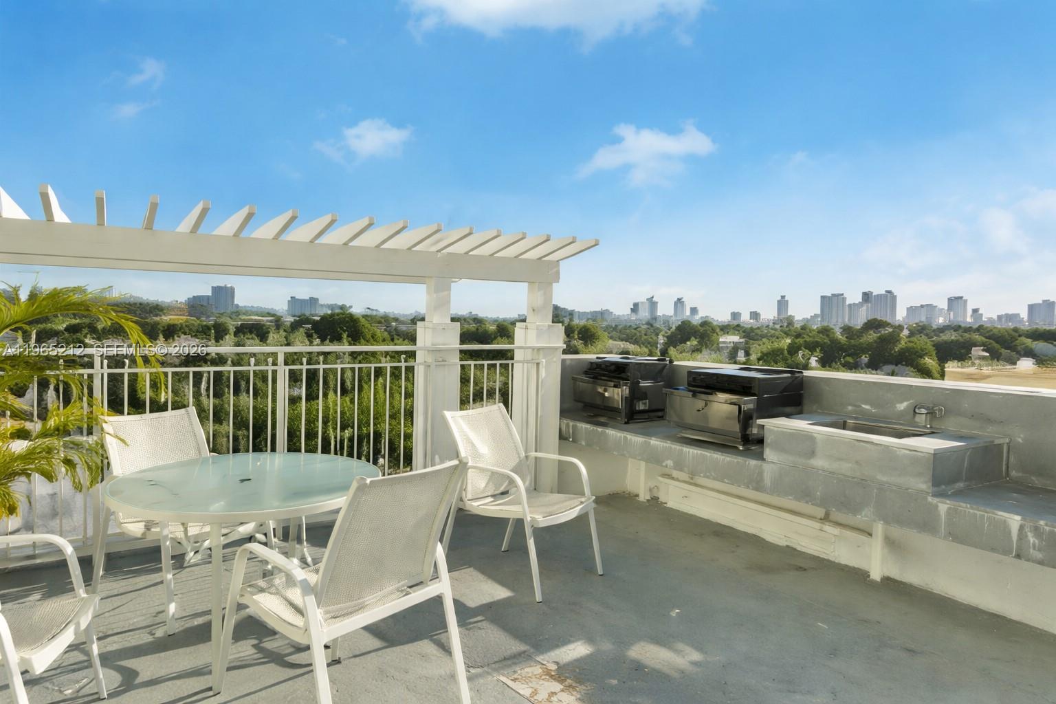 SAN LORENZO CONDO - Residential