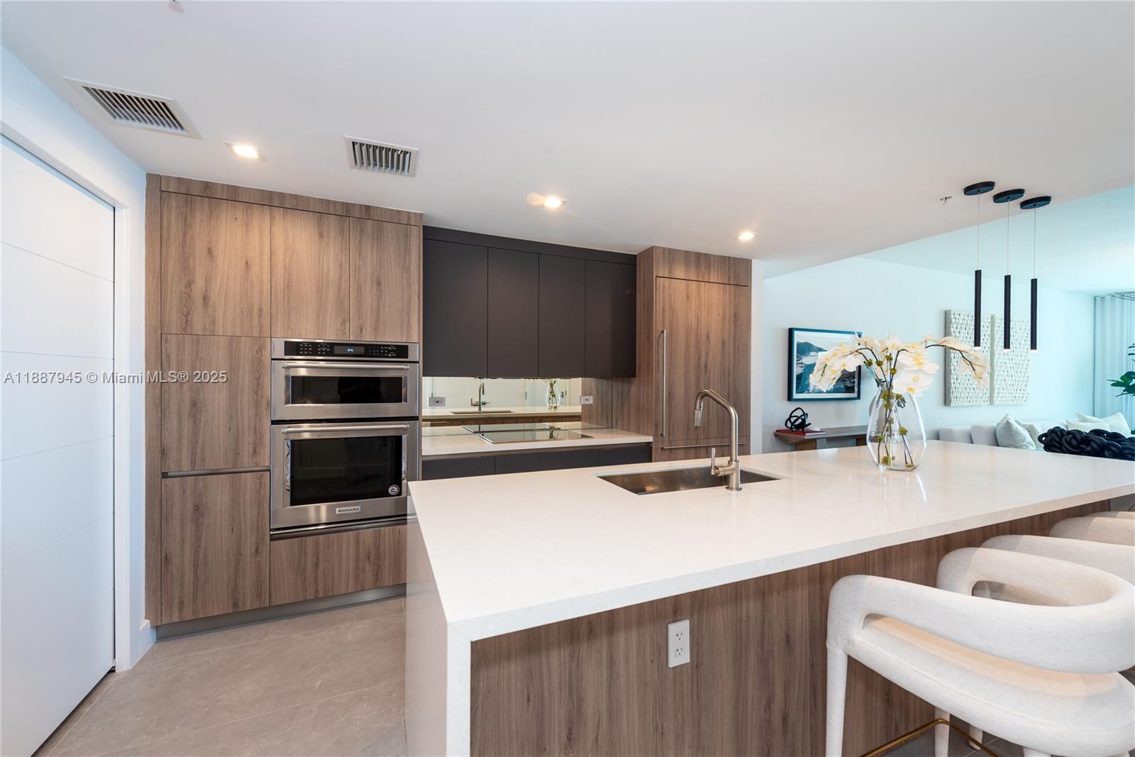 MOSAIC ON MIAMI BEACH - Residential