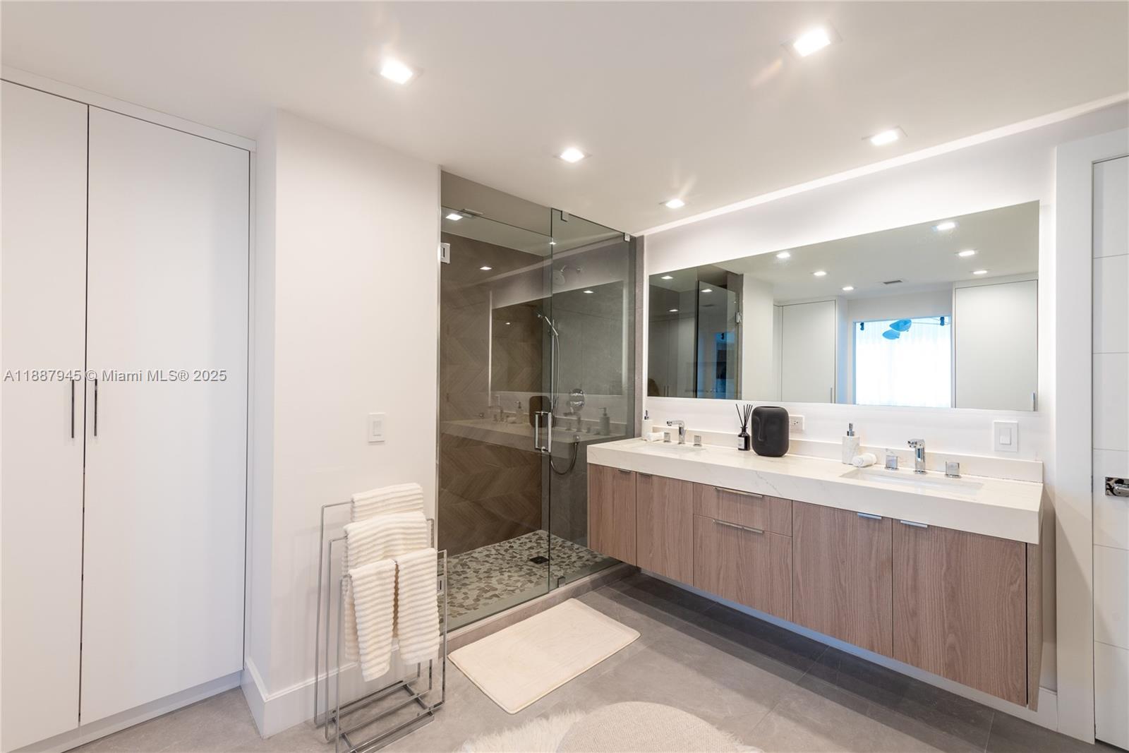 MOSAIC ON MIAMI BEACH - Residential