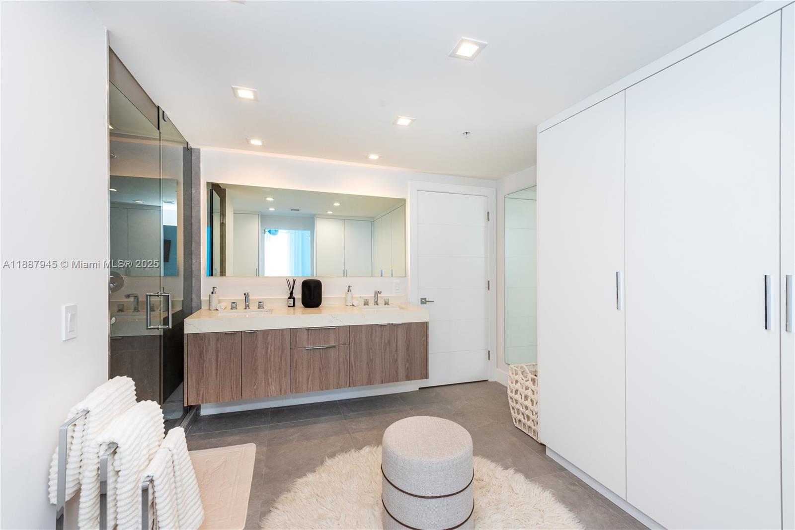 MOSAIC ON MIAMI BEACH - Residential