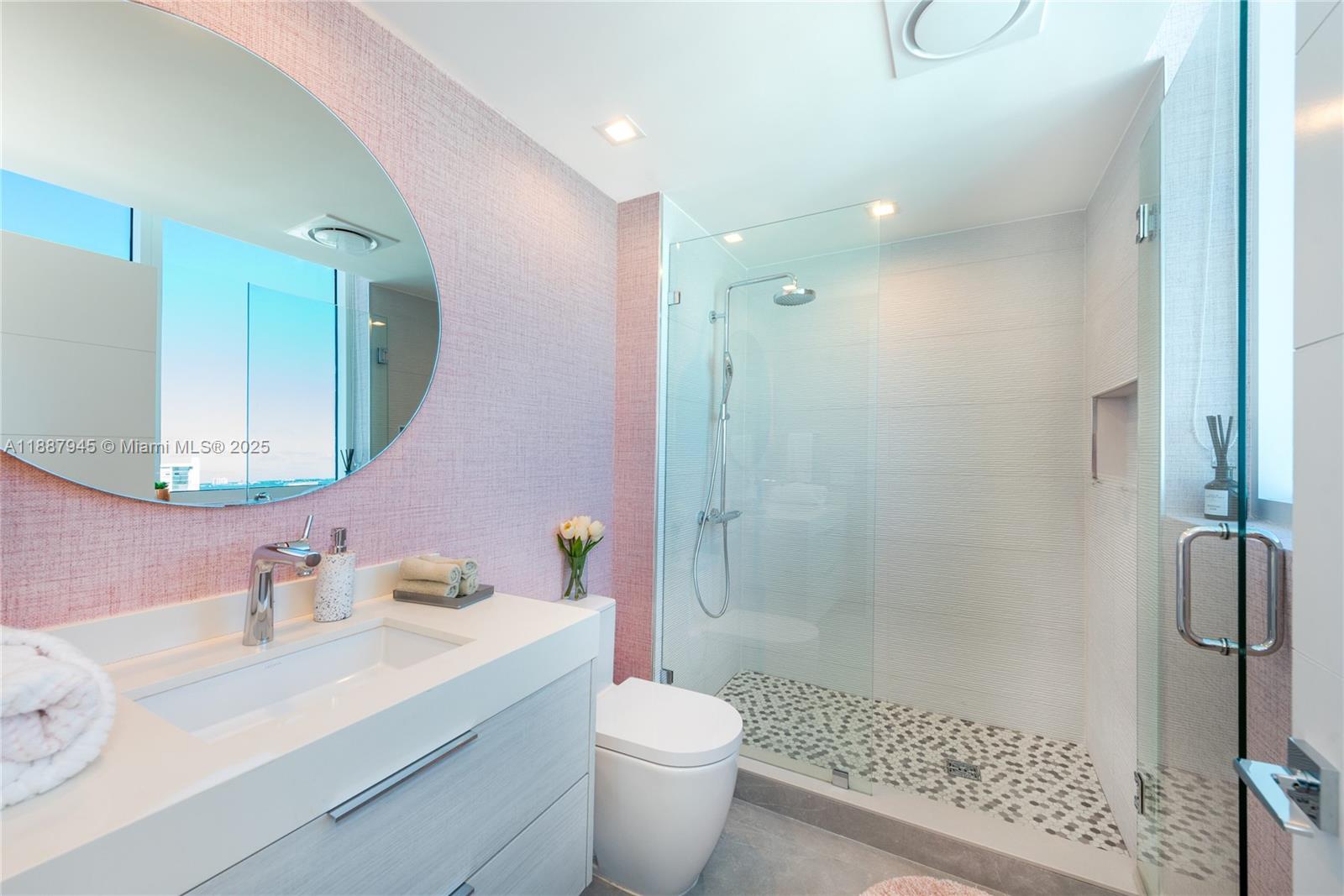 MOSAIC ON MIAMI BEACH - Residential
