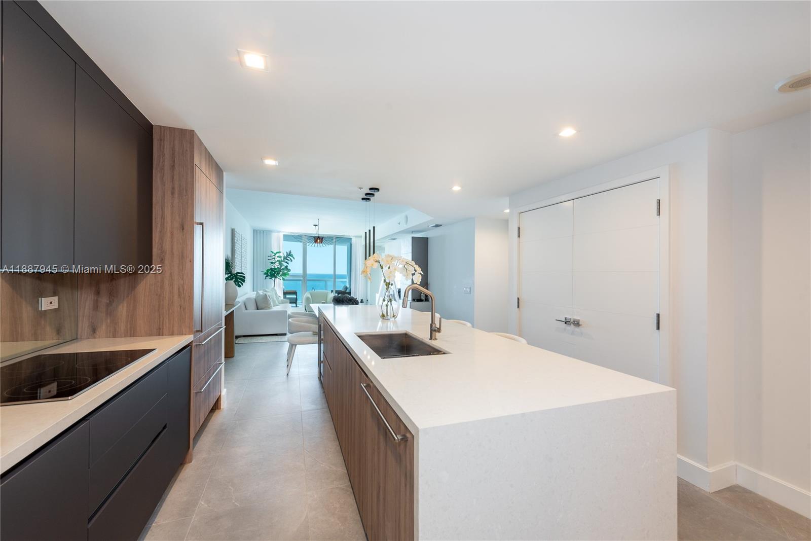 MOSAIC ON MIAMI BEACH - Residential