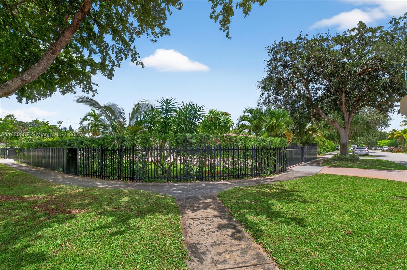 ALHAMBRA HGTS SEC 5 - Residential