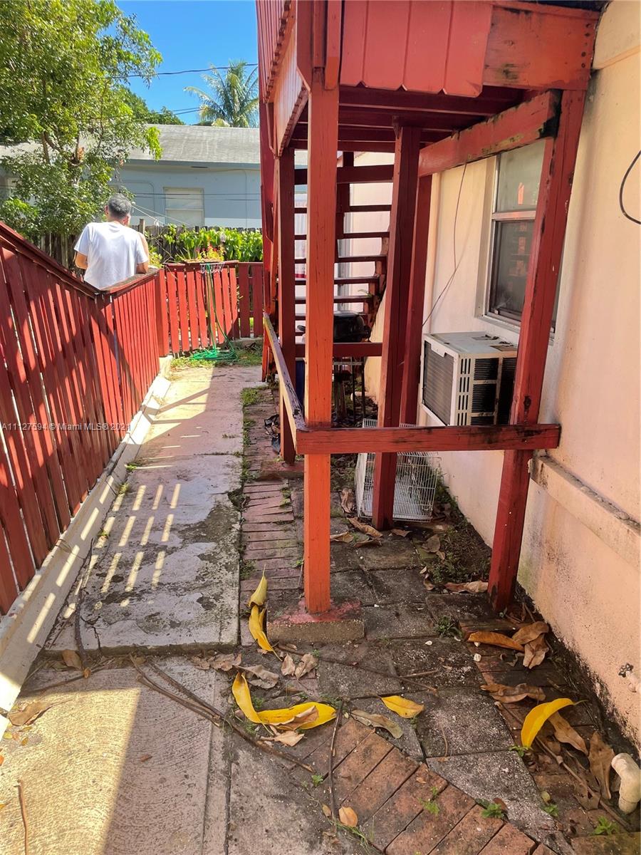 HOLLYWOOD PARK - Residential Income