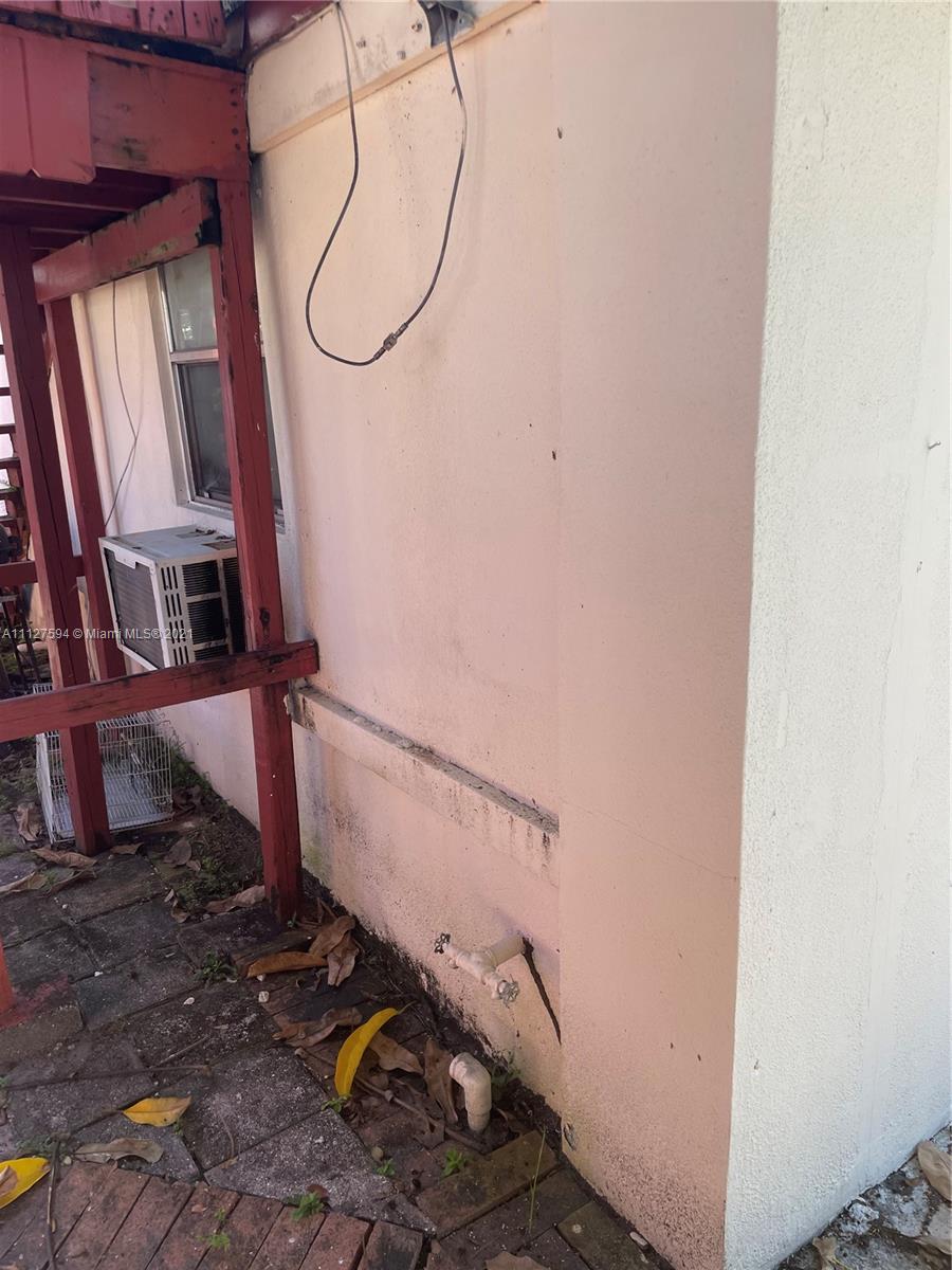 HOLLYWOOD PARK - Residential Income