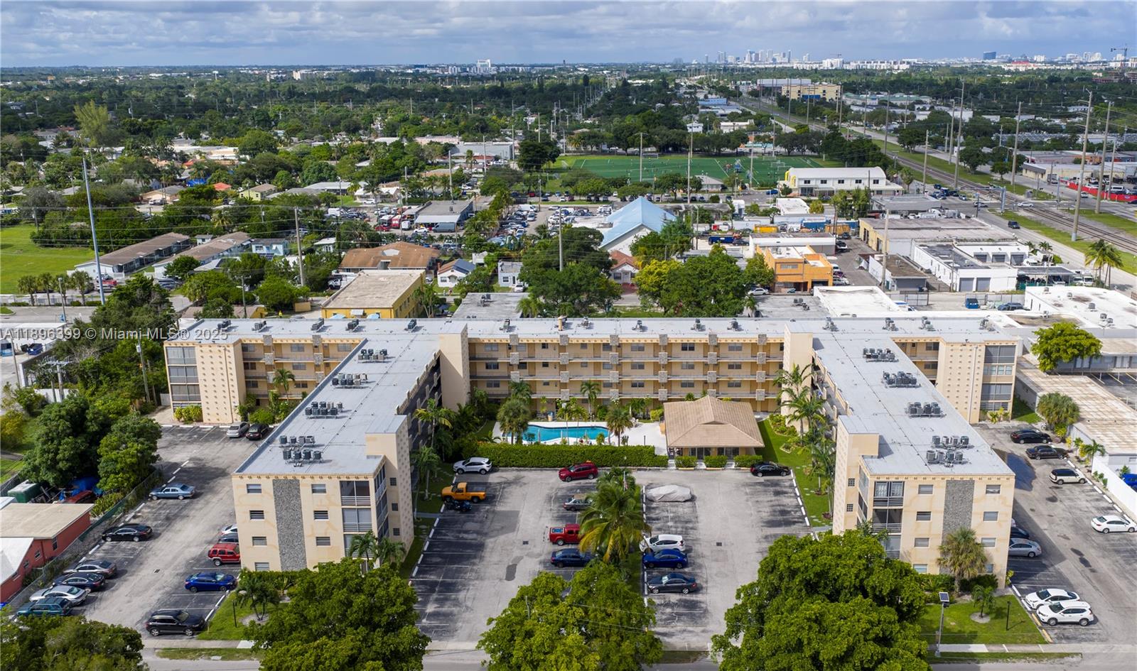 View photos, virtual tours, details... 2145 Pierce St 305