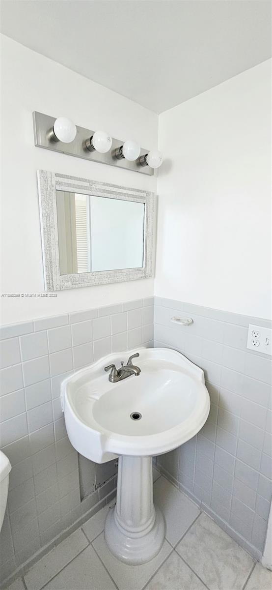 WARRENTON HOUSE CONDO - Residential