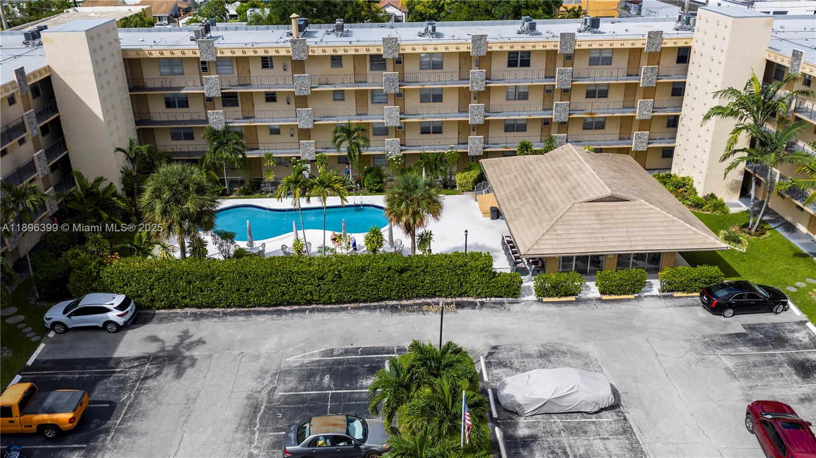 View photos, virtual tours, details... 2145 Pierce St 305