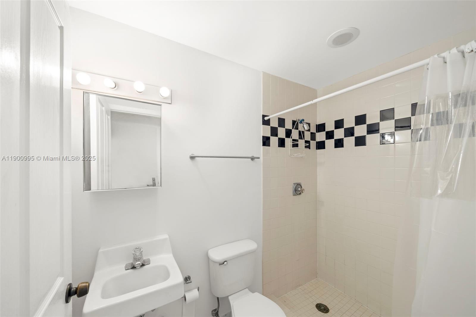 CAPOBELLA CONDO - Residential