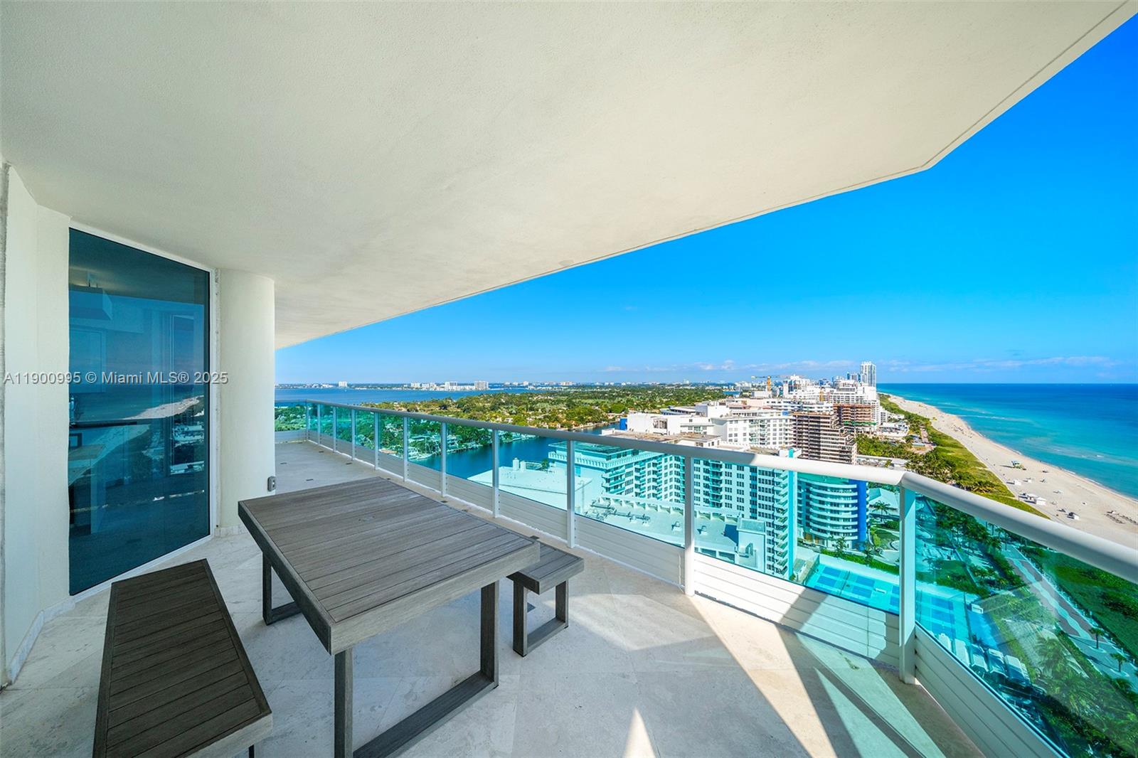 CAPOBELLA CONDO - Residential