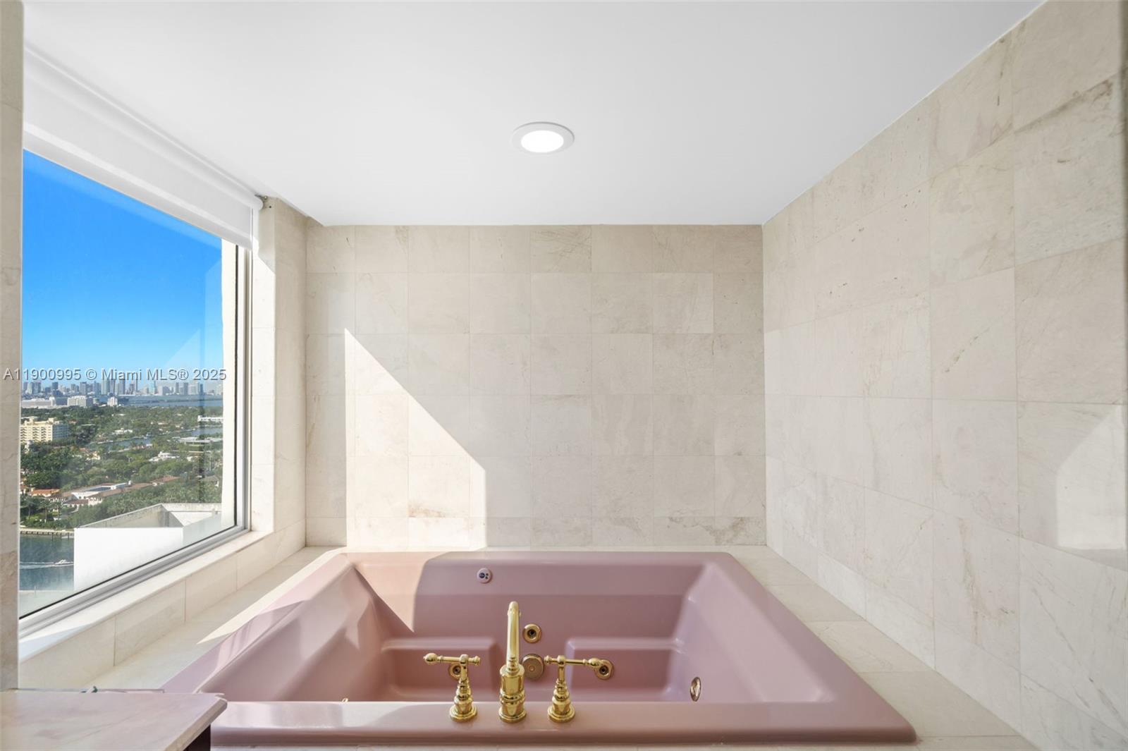 CAPOBELLA CONDO - Residential