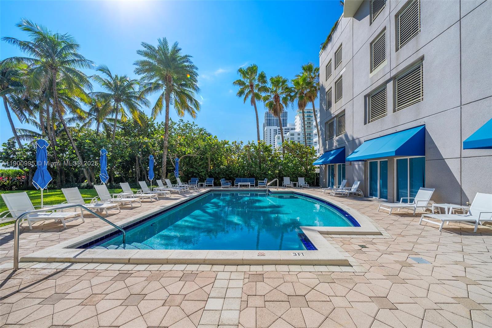 CAPOBELLA CONDO - Residential