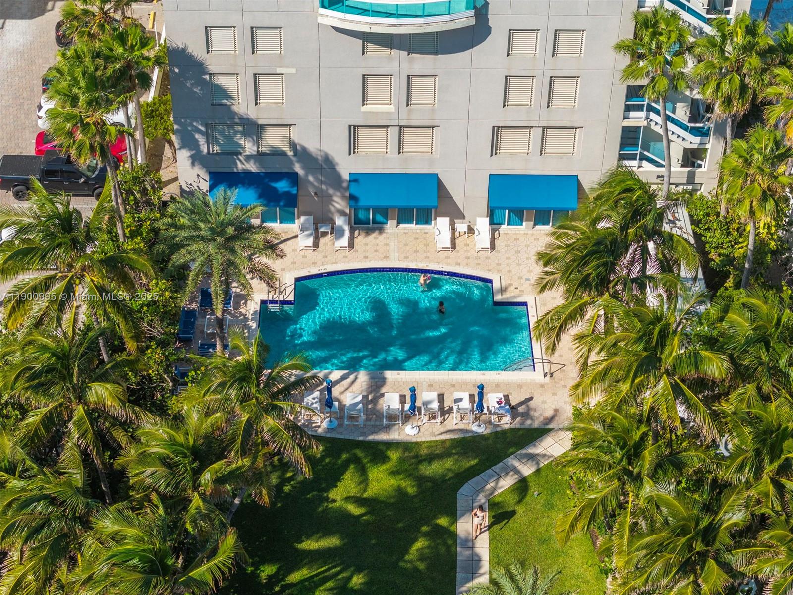 CAPOBELLA CONDO - Residential