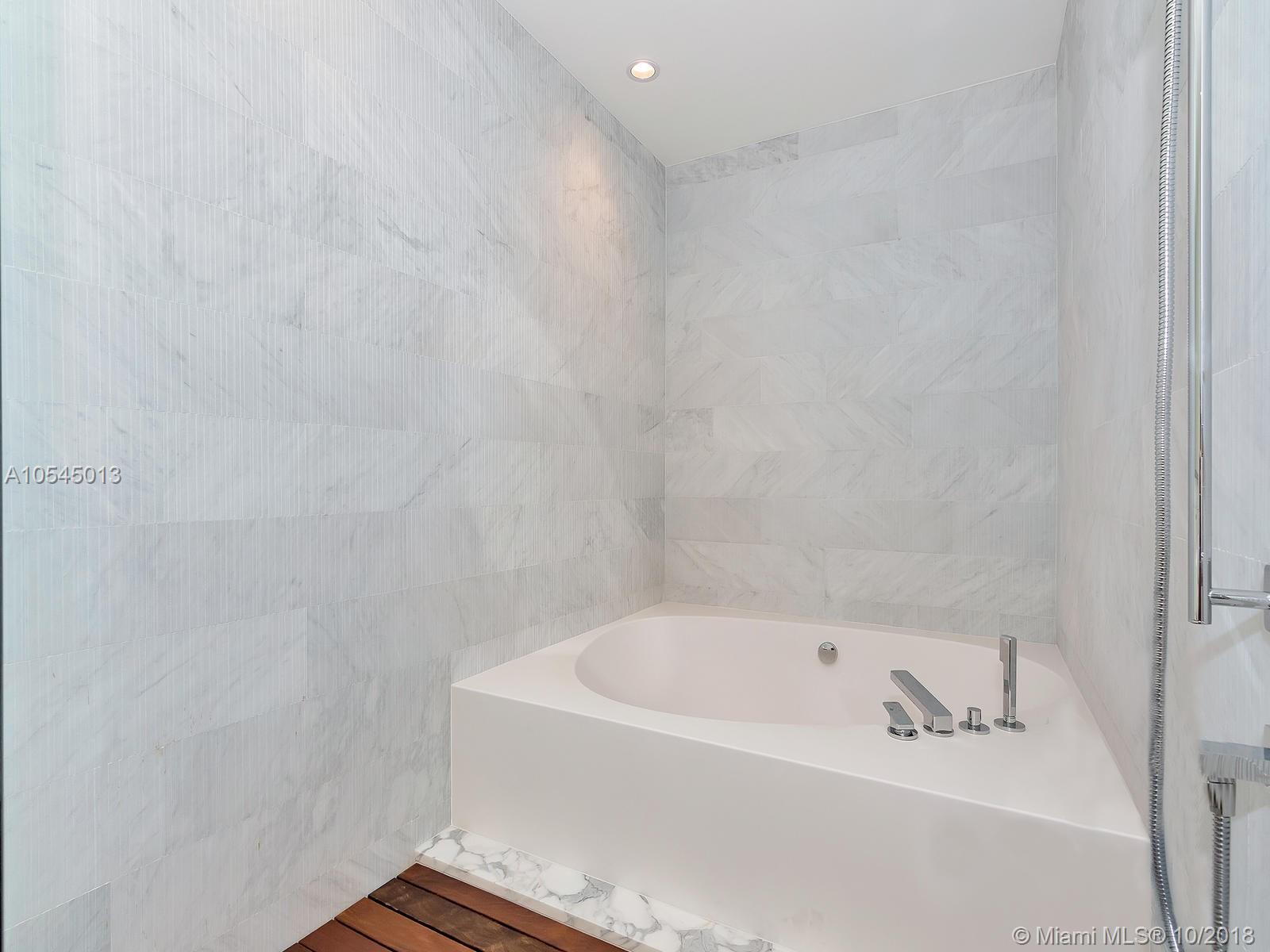 OCEANA BAL HARBOUR CONDO - Residential