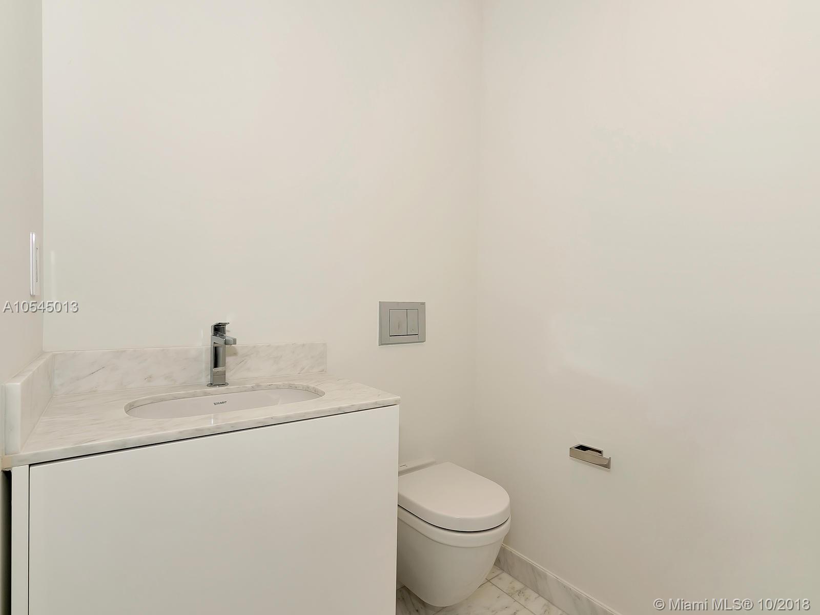 OCEANA BAL HARBOUR CONDO - Residential