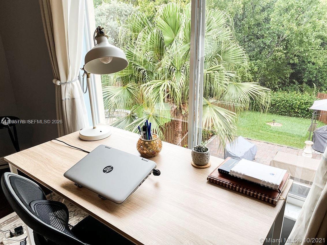 BANYAN TRAILS - Residential Lease