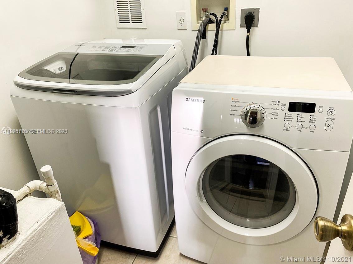 BANYAN TRAILS - Residential Lease