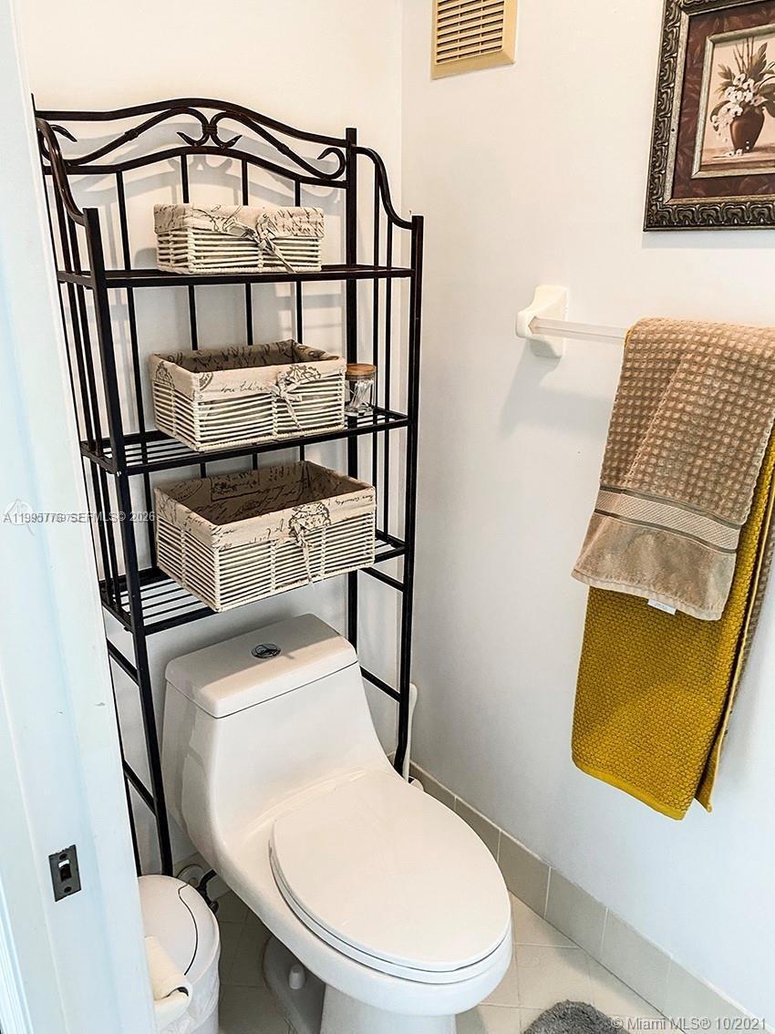 BANYAN TRAILS - Residential Lease