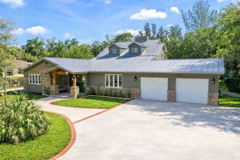 Photo of 400 Farmington Dr, Plantation, FL 33317 (MLS # A11972413)