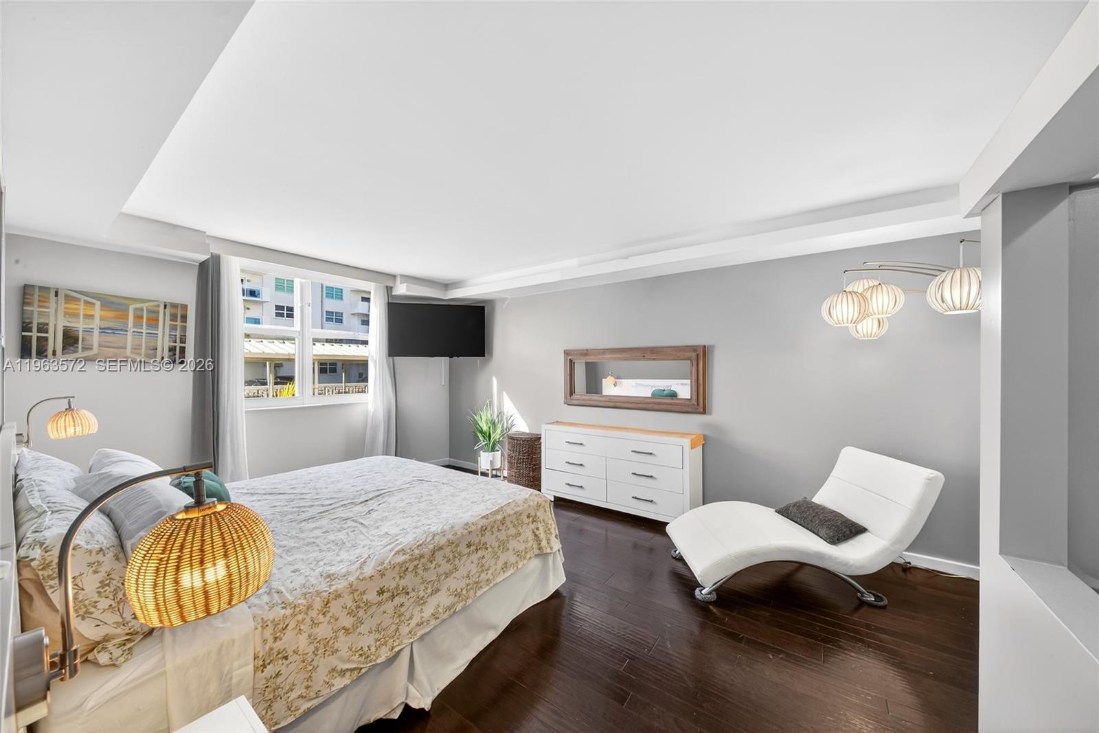 CAMBRIDGE TOWERS CONDO - Residential