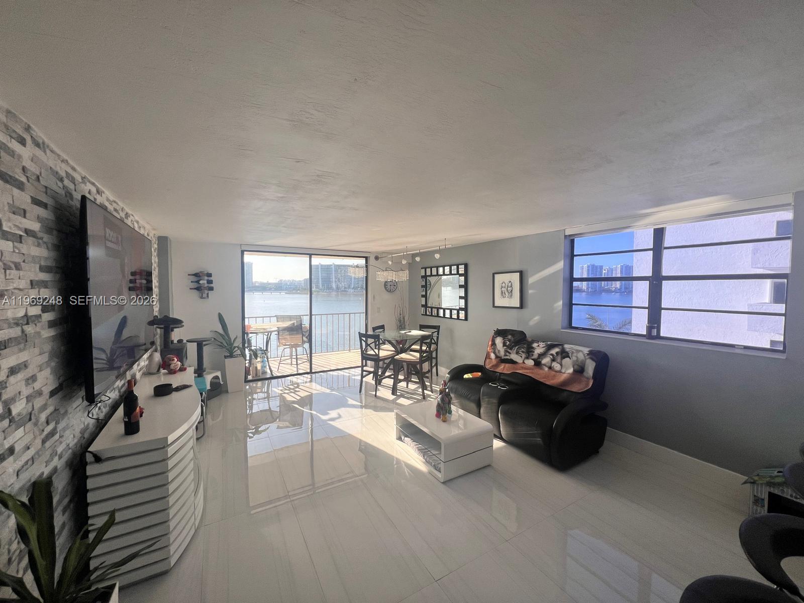 BAY HOUSE TOWER CONDO - Residential Lease