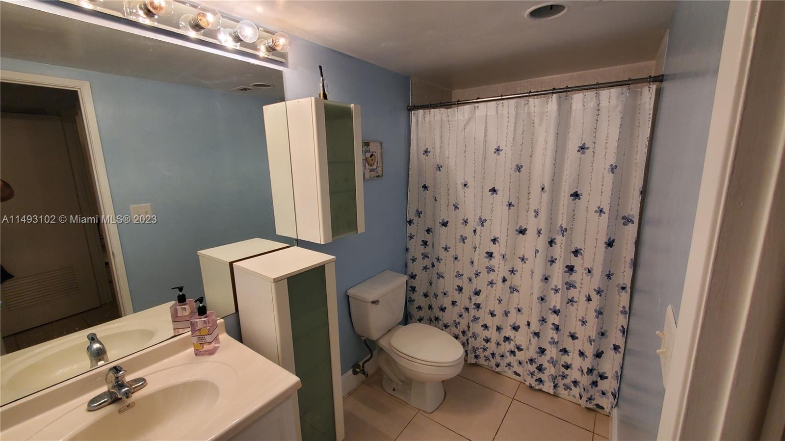 OCEANVIEW BUILDING A COND - Residential Lease