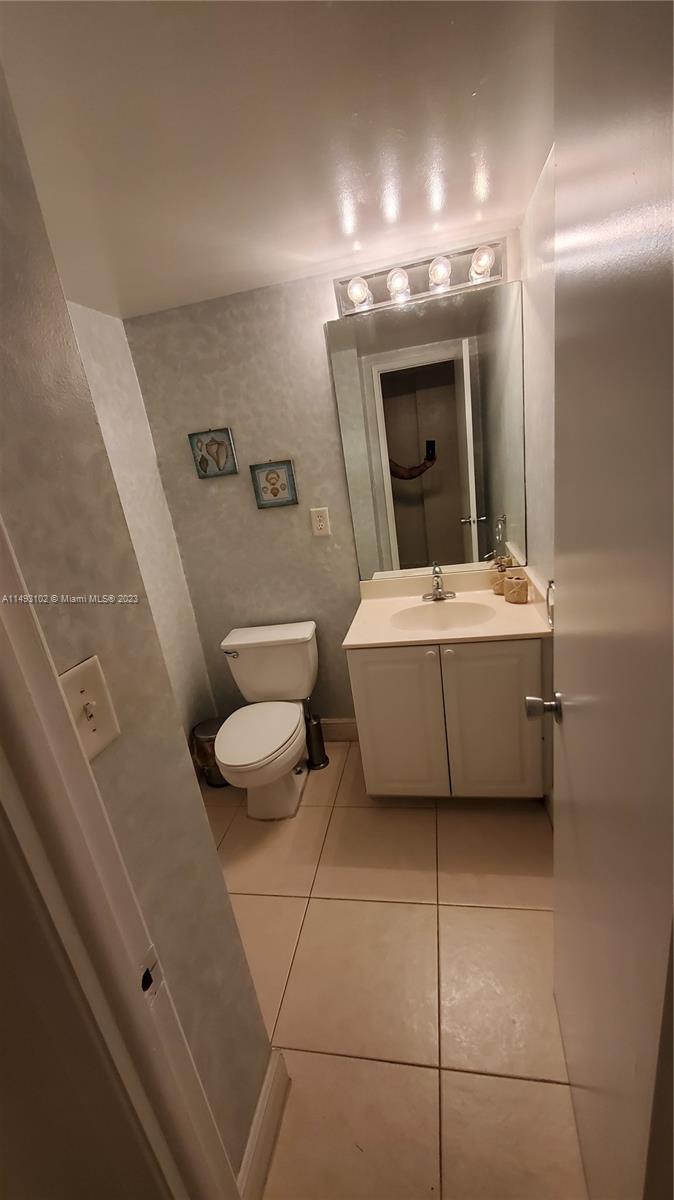 OCEANVIEW BUILDING A COND - Residential Lease