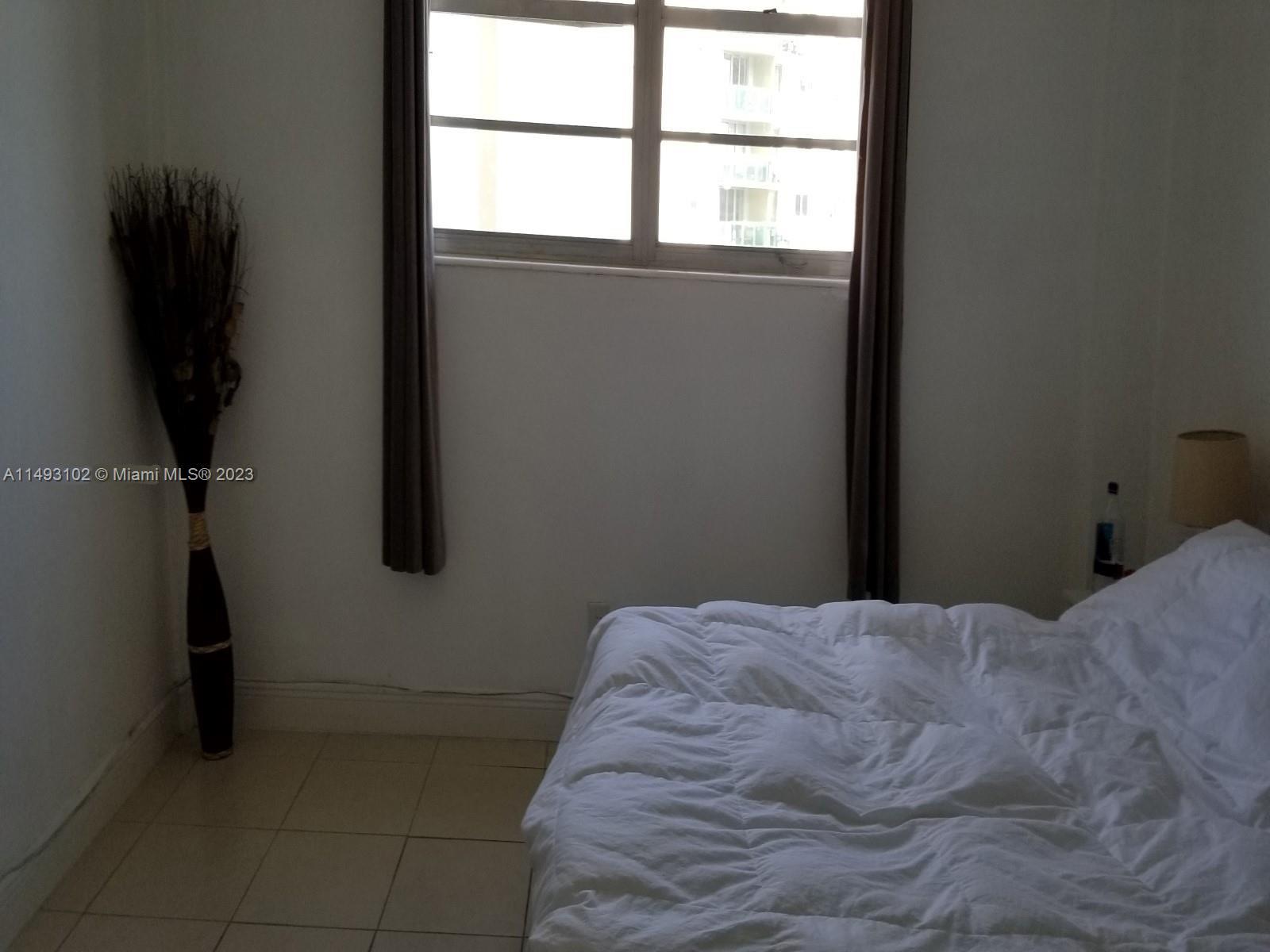 OCEANVIEW BUILDING A COND - Residential Lease