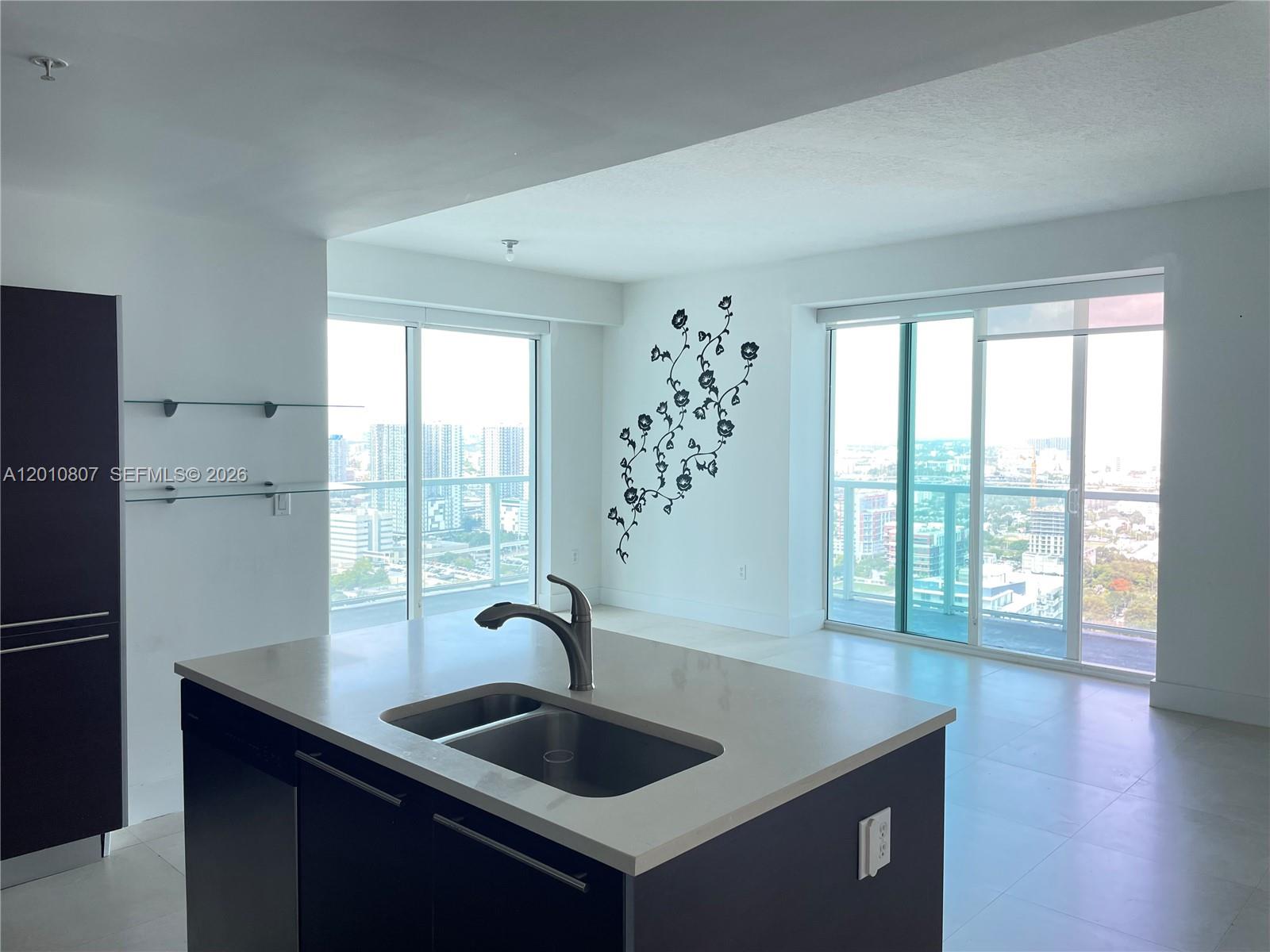1900 N Bayshore Dr 3311