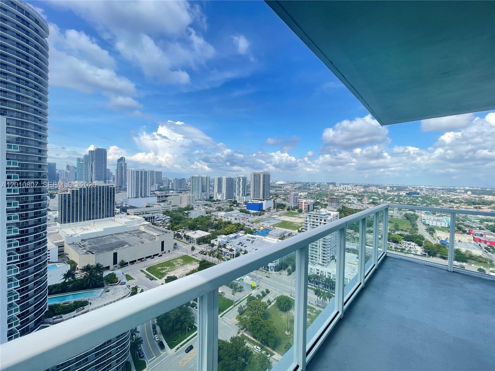 1900 N Bayshore Dr 3311
